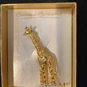 Giraffe brooch